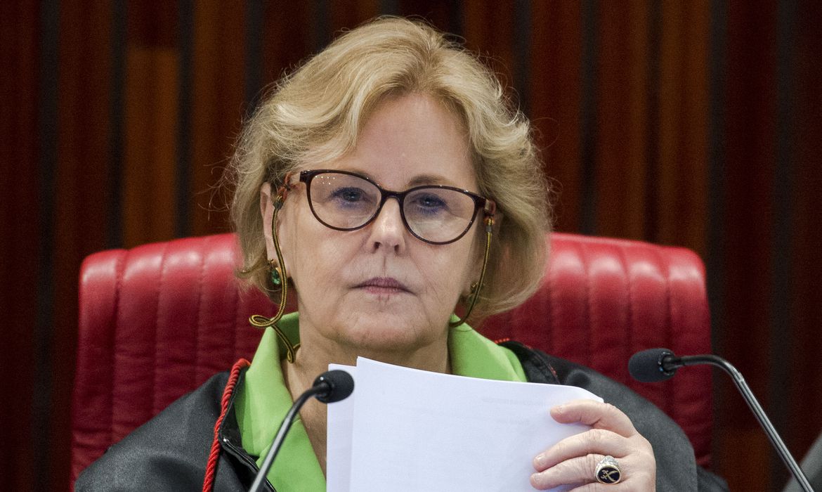 STF: Rosa Weber suspende execução de emendas do relator