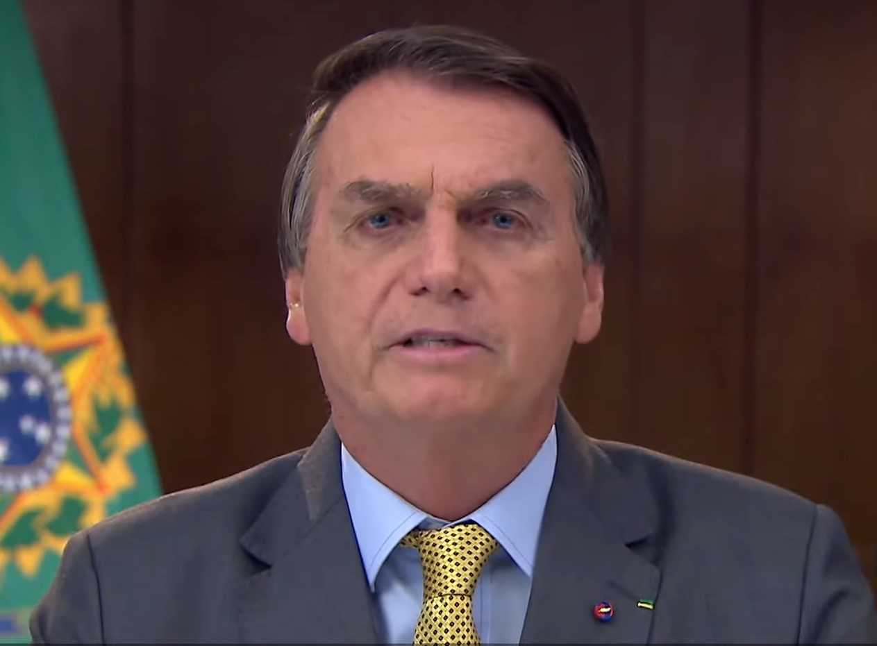 Bolsonaro diz que espera, em 'pouquíssimas' semanas, 'casar ou desfazer o noivado' com o PL