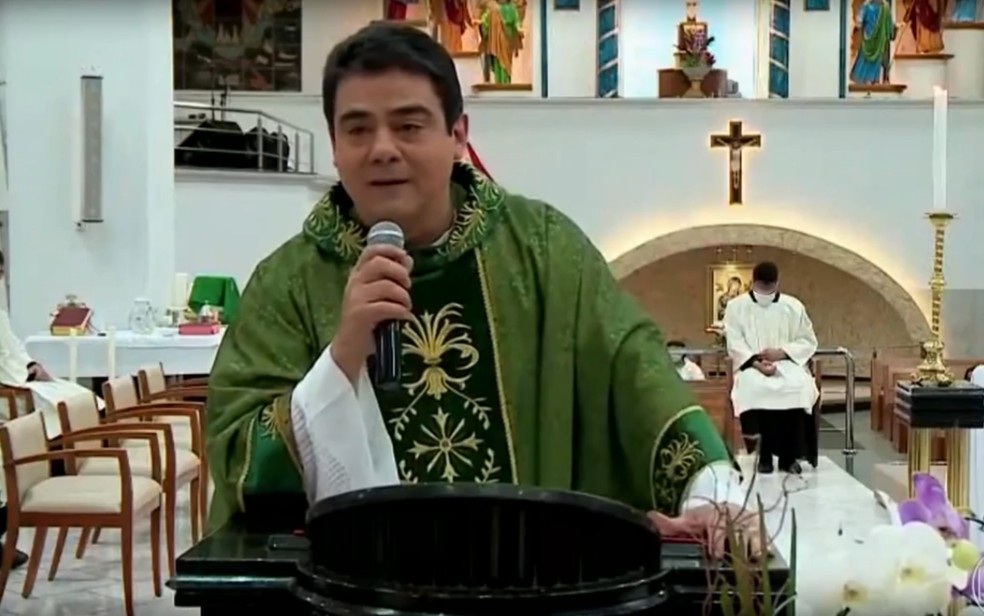 PF cita suposto pagamento de R$ 750 mil em propina ao pedir prisão de famoso padre brasileiro