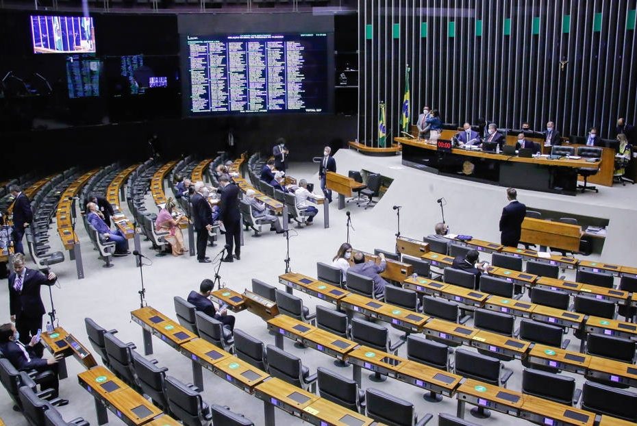 Câmara aprova texto-base da MP que substitui Bolsa Família pelo Auxílio Brasil