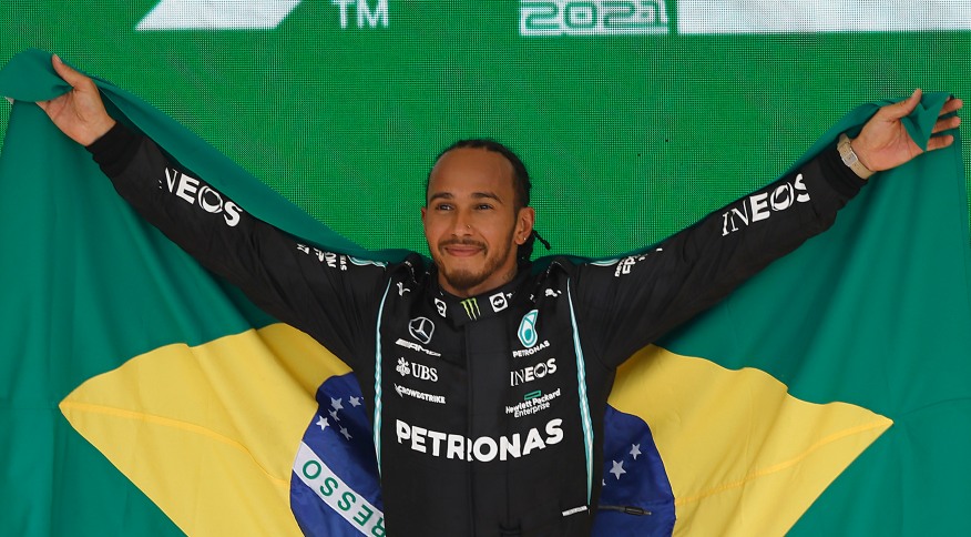 Hamilton vence GP da Arábia Saudita e divide liderança da F1 com Verstappen