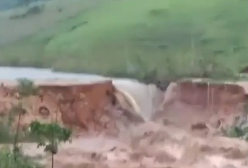 Barragens rompem, destroem casas e deixam quase 250 pessoas desabrigadas no Nordeste