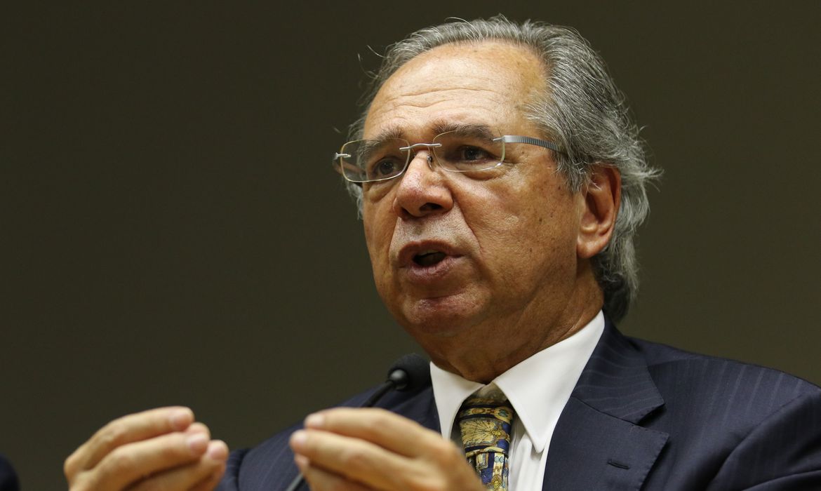 Nunca prometi que Brasil iria continuar crescendo em 'V', diz Paulo Guedes