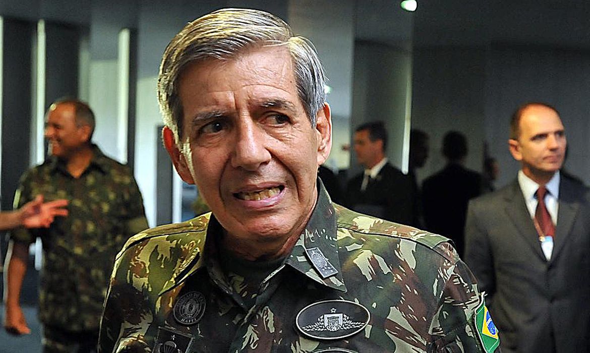 Ministro diz tomar remédio na veia para não deixar Bolsonaro agir contra STF