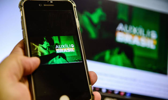 Custo do Auxílio Brasil vai superar 3 anos de Bolsa Família; veja valores