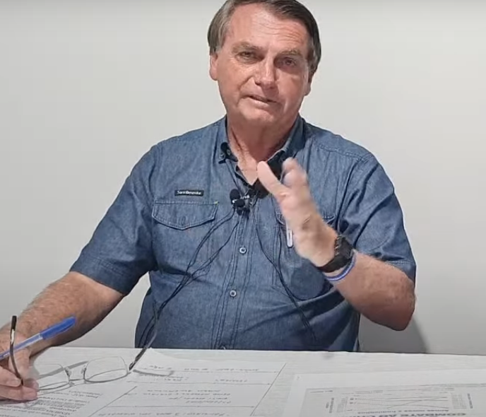 Bolsonaro diz que ajuda da Argentina sem mediação federal "não existe"
