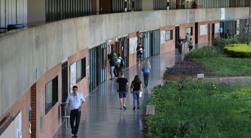 STF suspende ato do MEC e libera exigência de passaporte da vacina