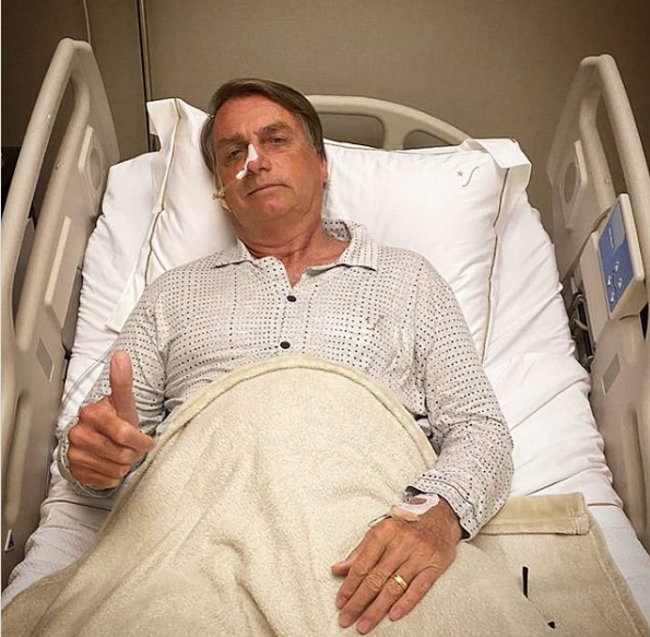 Internado, Bolsonaro ainda não sabe se fará cirurgia