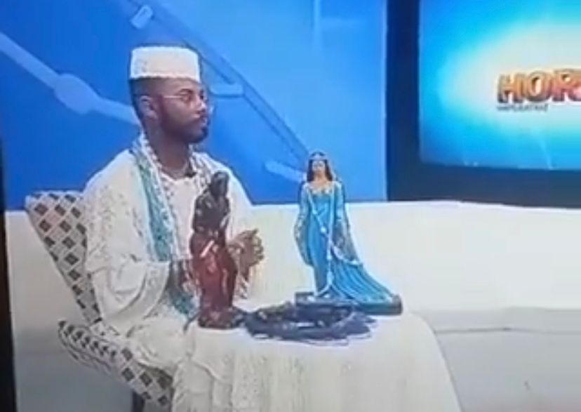 VÍDEO: TV convida “Pai de Santo” para saber quem será o novo presidente do Brasil e apresentador toma susto com...