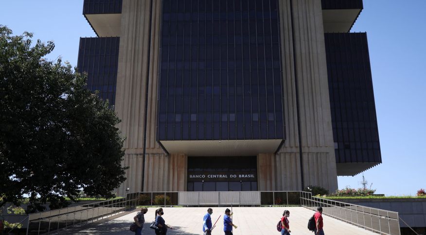 Inflação: BC cita alta de commodities e crise hídrica para descumprimento da meta