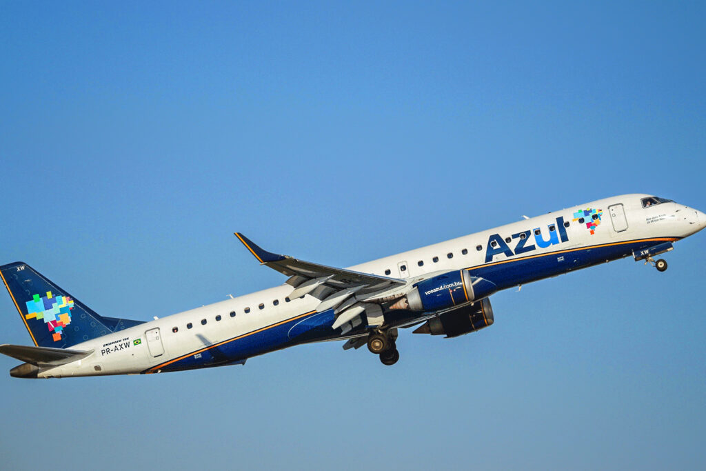 Avião faz pouso de emergência após passageiro morrer durante o voo