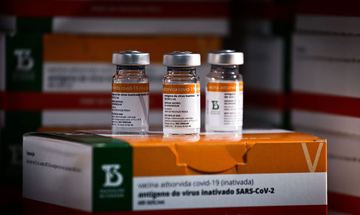 Anvisa autoriza uso da Coronavac em crianças e adolescentes de 6 a 17 anos
