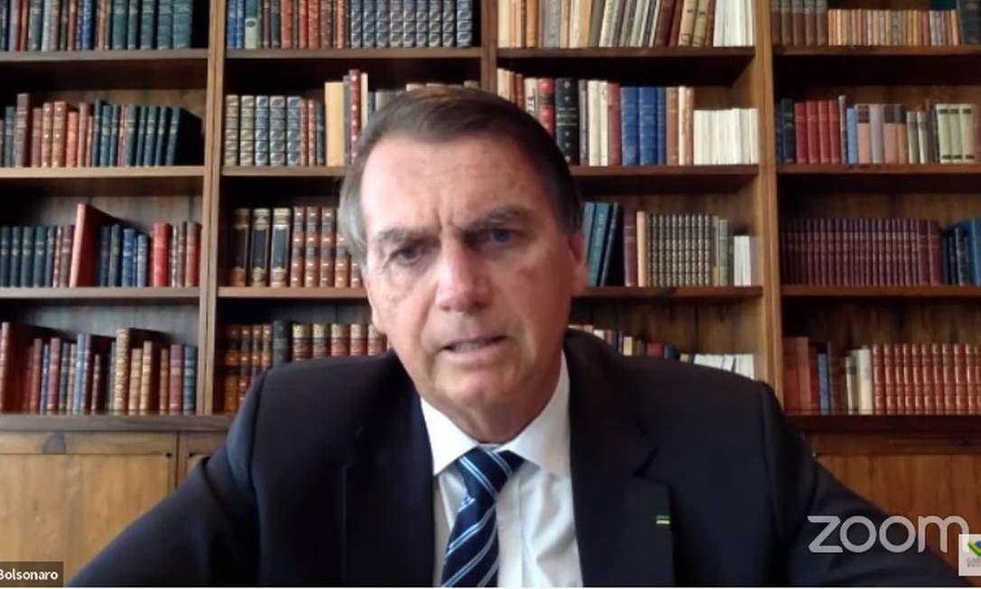 Bolsonaro afirma que vai zerar o imposto sobre o diesel e que "não quer confusão" com governadores