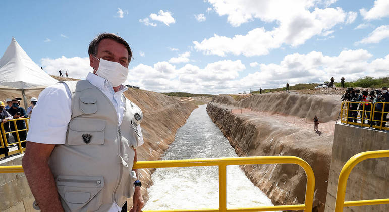 Bolsonaro confirma presença no RN para conclusão da transposição do São Francisco: "Obrigado meu Nordeste"