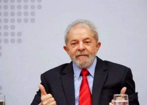 Jornal publica que  “parte do eleitorado está se esquecendo de quem é Lula”