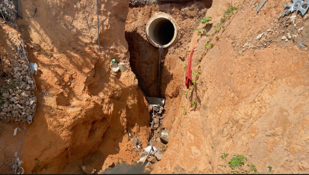 Vereador afirma que cratera em via da Zona Norte foi causada por omissão da Prefeitura