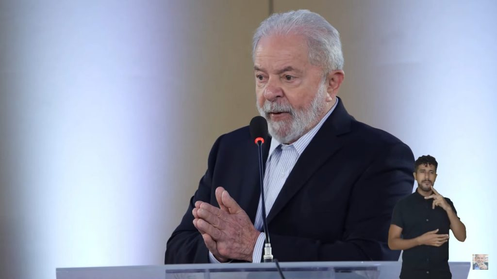 'Esperei o Jornal Nacional dizer que fui absolvido', diz Lula sobre arquivamento de caso do triplex