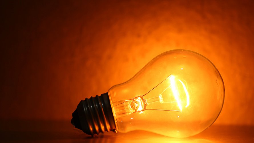 Explosão de poste deixa bairro sem energia na Grande Natal