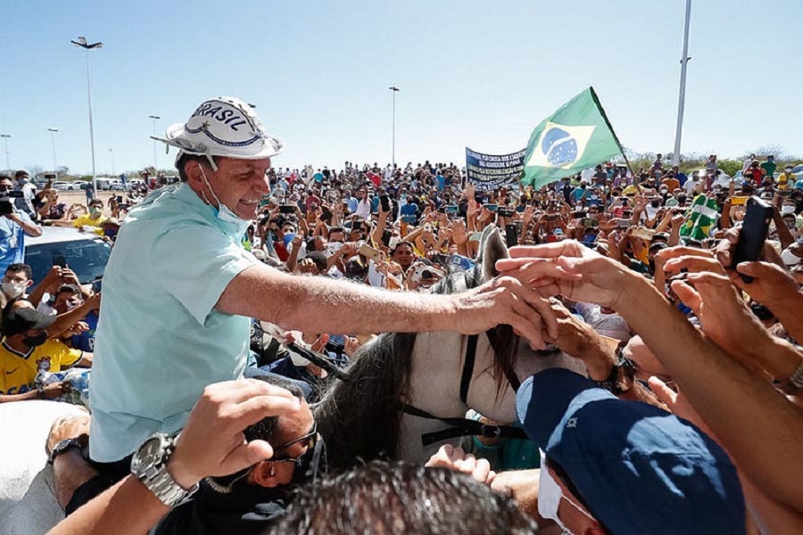 Bolsonaro anuncia ‘jegueata’ durante visita ao RN