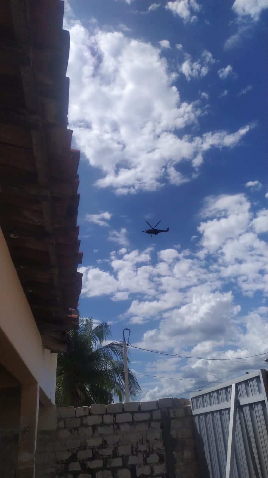 Parada não programada: Bolsonaro pousa de helicóptero em cidade do interior do RN