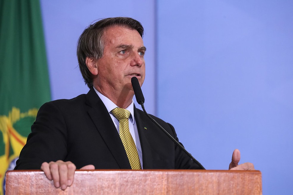 Bolsonaro: “Eu acredito em Deus e nos próximos dias vai acontecer algo que vai nos salvar no Brasil”