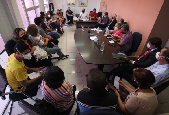 Governo Fátima diz que não tem recursos para implantar reajuste do Piso para ativos e aposentados de uma vez
