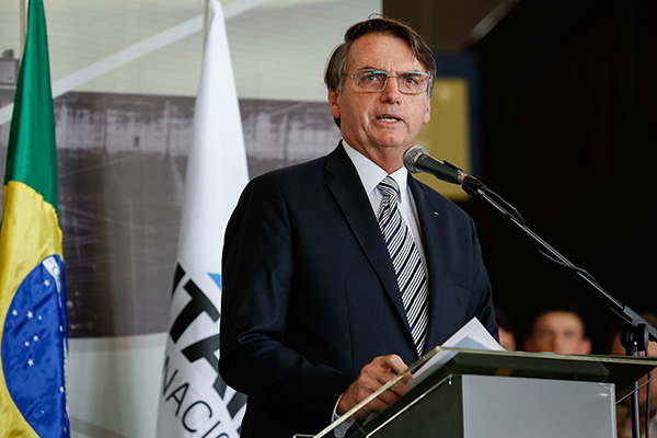 Governo federal é proibido pela Justiça de usar redes sociais para promover Bolsonaro