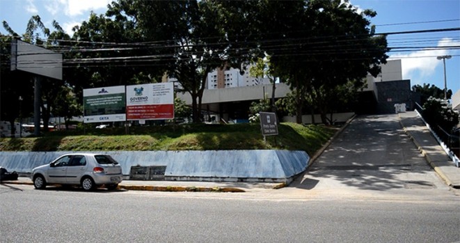 Acompanhante tem bolsa furtada enquanto cochilava à espera de atendimento no Walfredo Gurgel