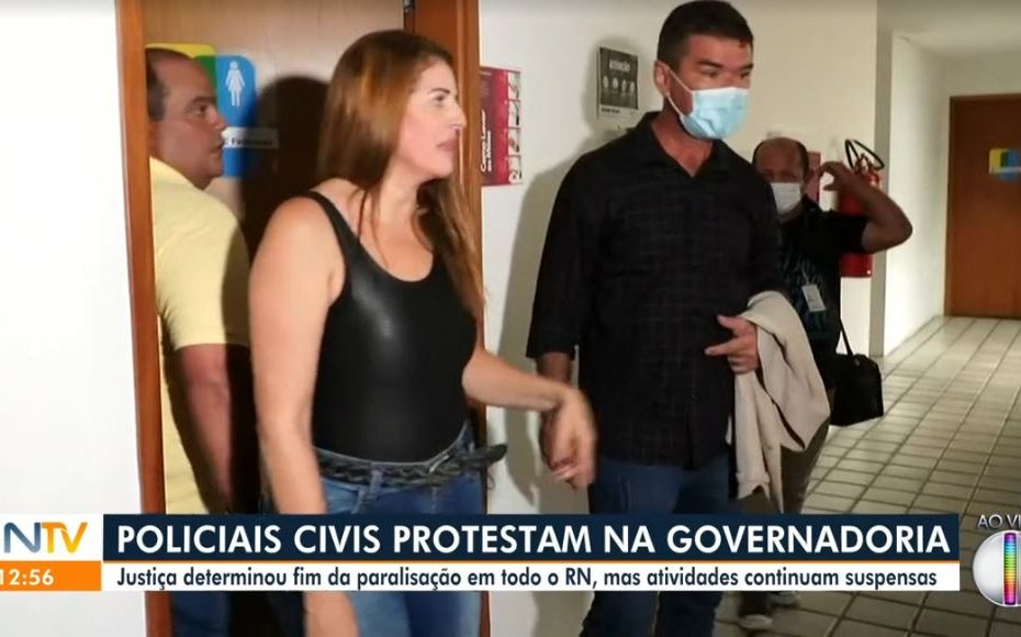 Vereadores se trancam no banheiro com policiais civis para convencê-los a sair da Governadoria