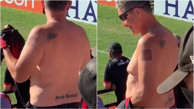 Torcedor é expulso de estádio por exibir tatuagem nazista