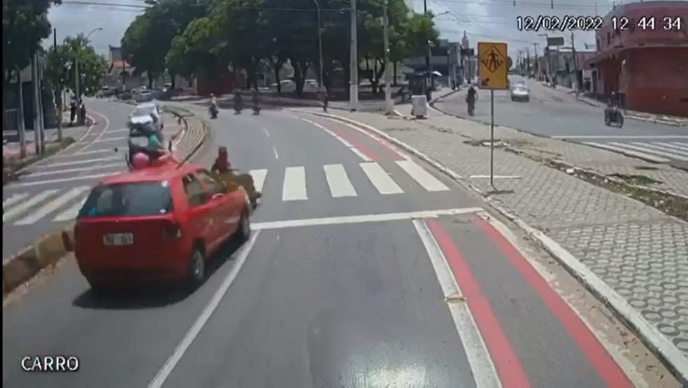 VÍDEO: Cadeirante morre após ser atropelado enquanto atravessava rua em Natal