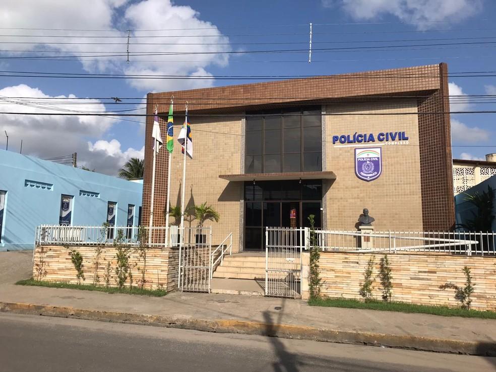 Ex-vereador é morto a tiros na frente da esposa