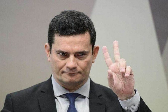 "Únicas reformas que Lula gosta são as do sítio de Atibaia e do triplex", afirma Moro