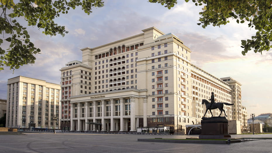 Saiba quem pagou luxuoso hotel em que Bolsonaro se hospedou na Rússia