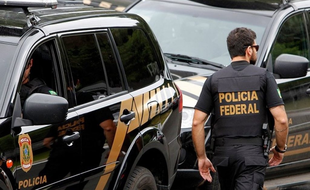 PF faz operação para investigar superfaturamento de R$ 63 milhões na compra de respiradores da China por SP
