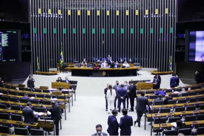 Câmara aprova texto-base de projeto que legaliza bingos e cassinos