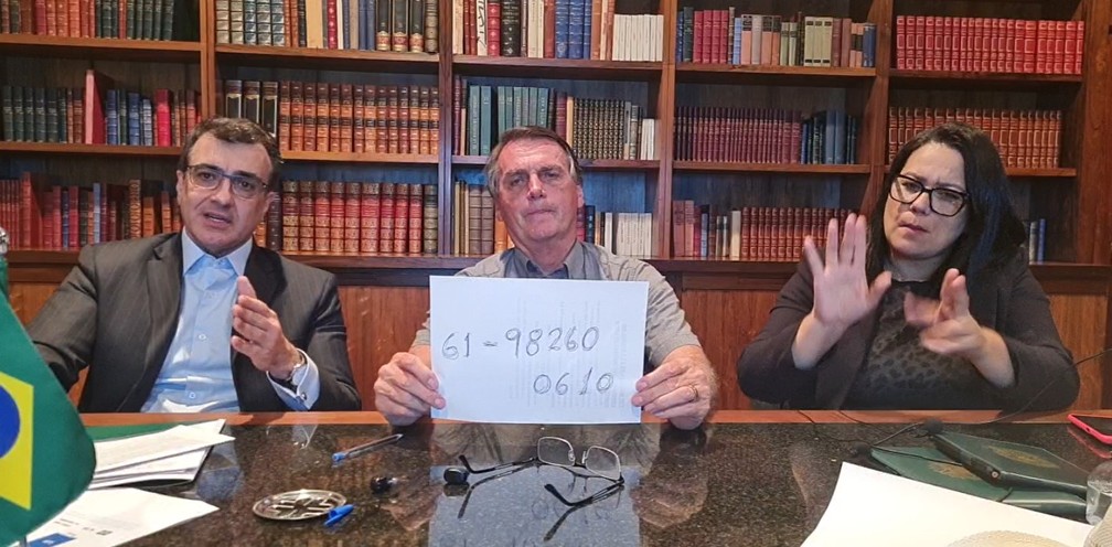 Bolsonaro desautoriza Mourão por fala sobre Ucrânia e diz que Brasil quer paz