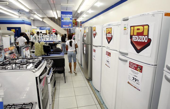 Governo Bolsonaro decreta redução de até 25% do imposto em eletrodomésticos e automóveis