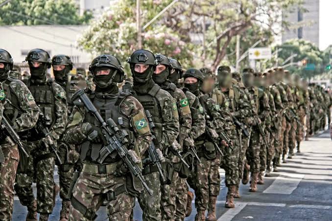 Se o Brasil entrasse em guerra, quem seria convocado e quem teria dispensa?