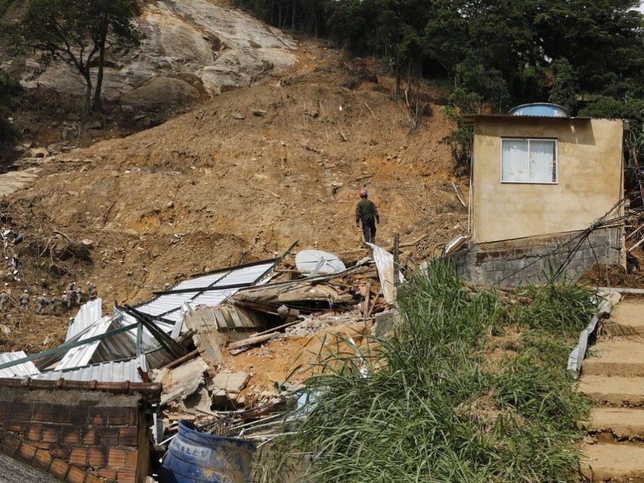 Mais de 15 dias após tragédia, 5 pessoas ainda estão desaparecidas em Petrópolis