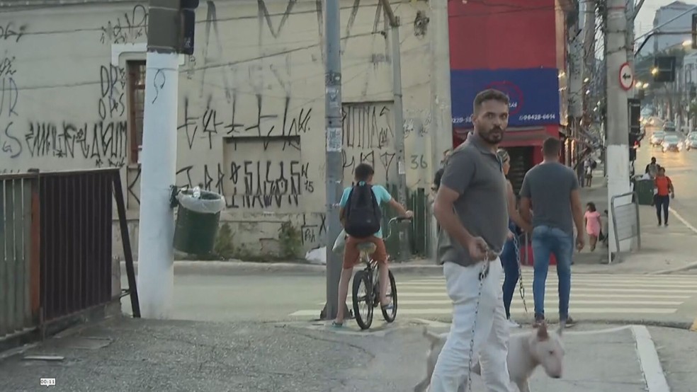 Repórteres da TV Globo são agredidos durante reportagem sobre a Feira da madrugada do Brás, no Centro de SP