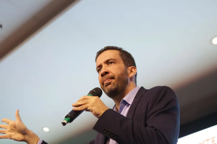 Ex-cobrador de ônibus quer ser presidente do Brasil