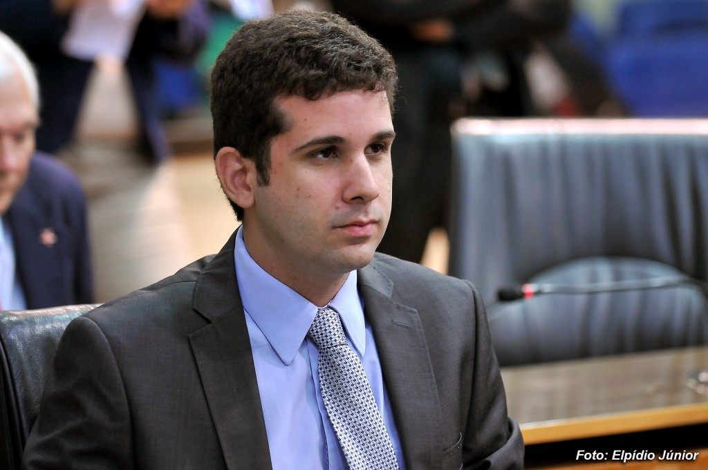 Pré-candidato a deputado, vereador de Natal é liberado pela justiça para deixar o PDT