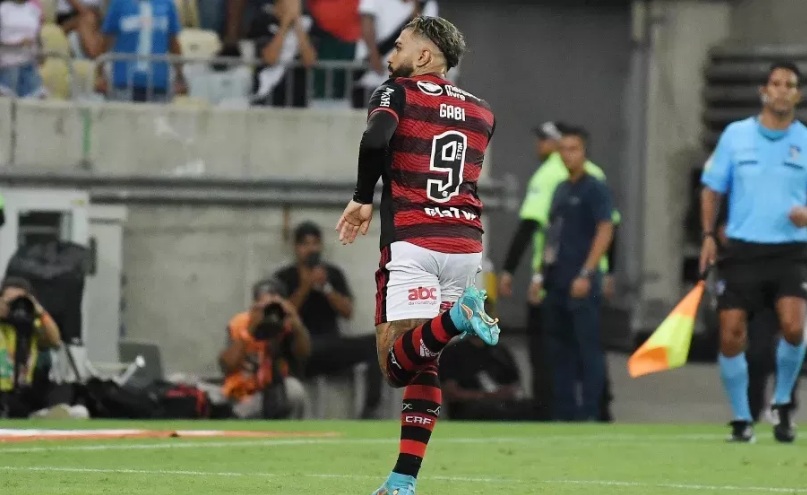 Craque do Flamengo é denunciado pelo STJD por provocar rival e pode pegar gancho de até 6 jogos