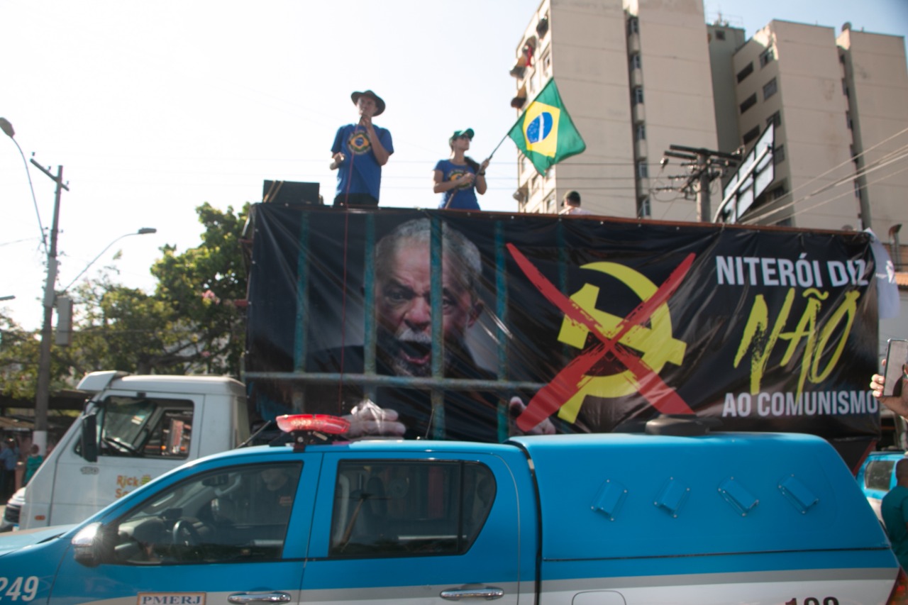 Lula faz evento político e população bota ele para correr: “pega esse bandido”; VEJA VÍDEO