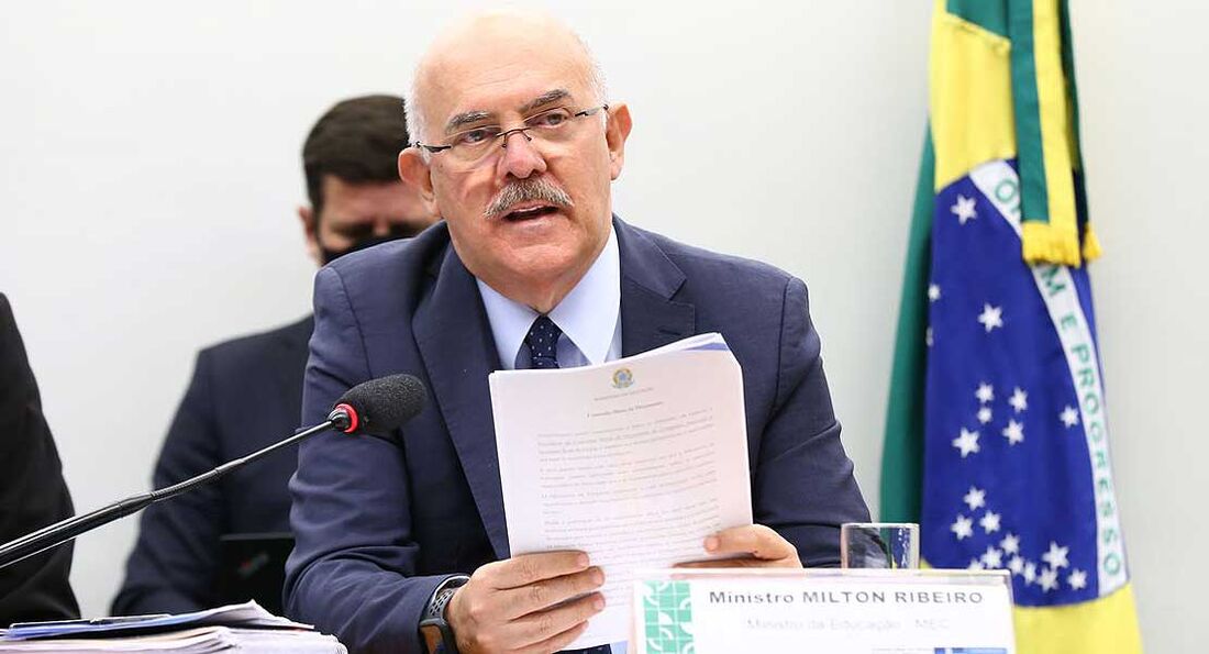 Milton Ribeiro confirma à PF que Bolsonaro pediu a ele para receber pastor