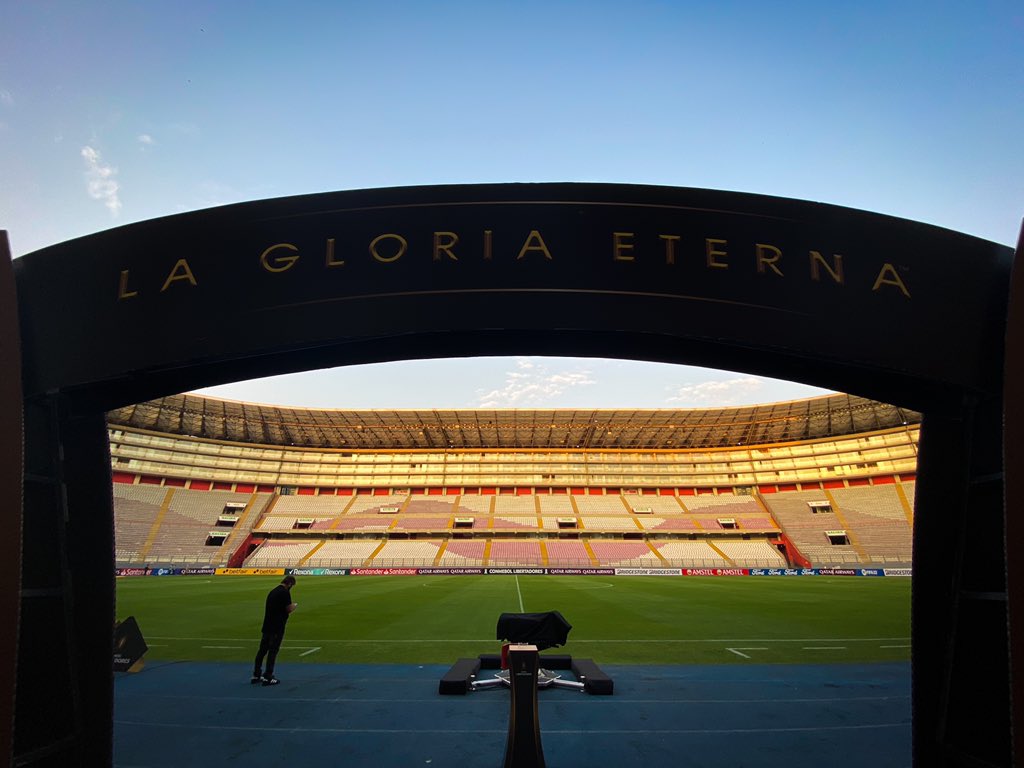 VAI TER JOGO: Após suspensão ser anunciada, Sporting Cristal e Flamengo vão se enfrentar ainda hoje