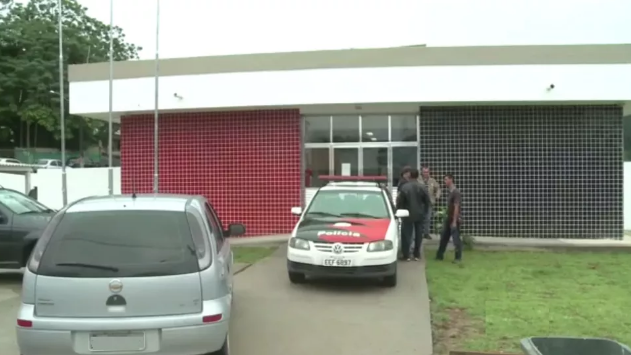 Menino de 12 anos atira e mata irmão de 15 durante brincadeira