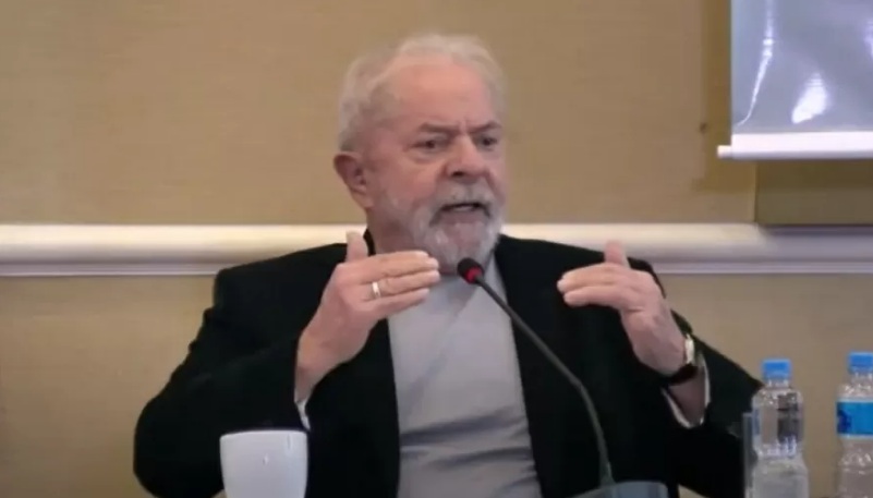 Lula se contradiz e acusa Bolsonaro de espalhar fake news