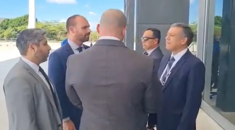 Silveira e Eduardo são barrados em julgamento no STF